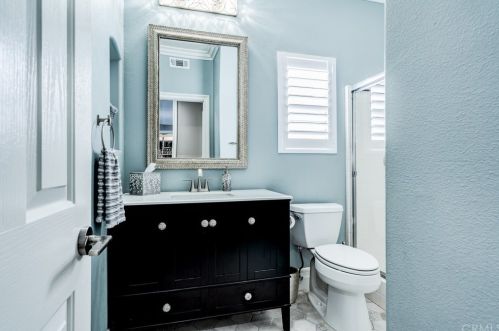 32418 Magenta Ct, Temecula CA  92592-3876 exterior