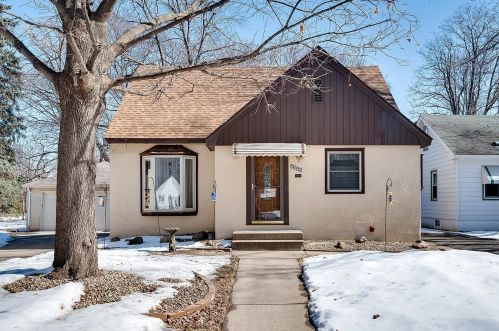 5329 Hiawatha Ln, Minneapolis, MN 55417-2324