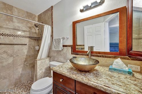 5019 Paradise Ln, Glendale AZ  85306-2655 exterior