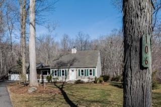 106 Cow Hill Rd, Clinton, CT 06413-1341