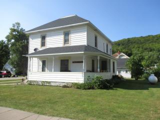 215 Chicago St, Wyalusing, WI 53801-9516