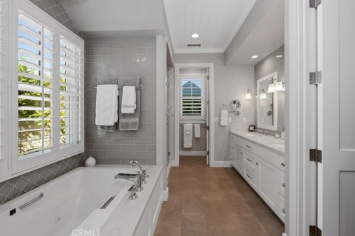 5461 Las Lomas St, Long Beach CA  90815-4138 exterior