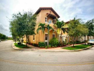 14602 5th St, Hollywood FL  33027-6112 exterior