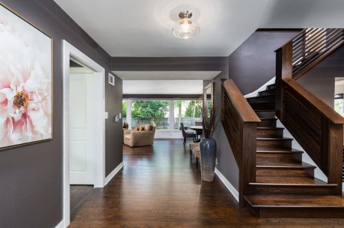 6945 Barnett Ln, Milwaukee, WI 53217-3604