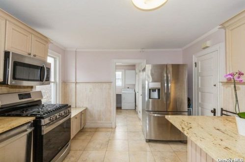 18 Hillside Ave, Muttontown NY  11545-1916 exterior