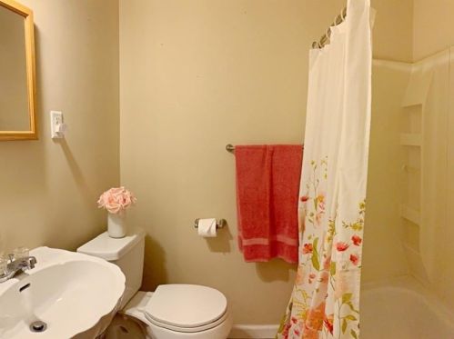 1080 March St, Hermitage PA  16146-2867 exterior