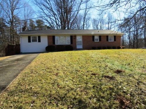 1412 Reed Creek Dr, Oaklevel, VA 24055-5815