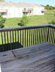 1324 Christy Dr, Manhattan KS  66503-9105 exterior