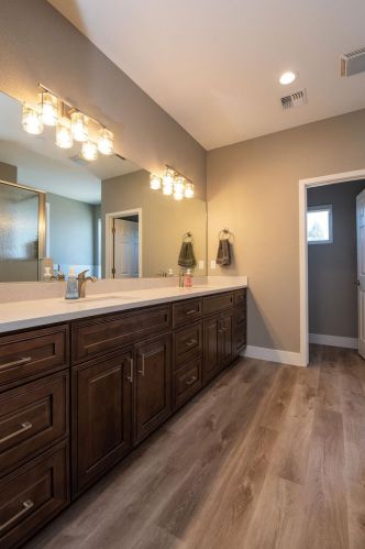 2440 Greenboro St, Turlock CA  95382-1433 exterior