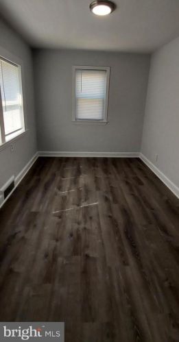 29 Spruce Ave, West Deptford, NJ 08093-1117