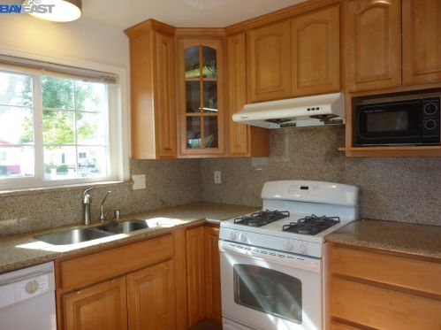 268 Royce Way, West Pittsburg CA  94565-4700 exterior