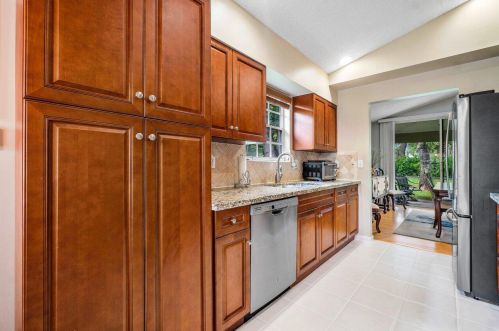 1560 Lake Breeze Dr, West Palm Beach, FL 33414-7957