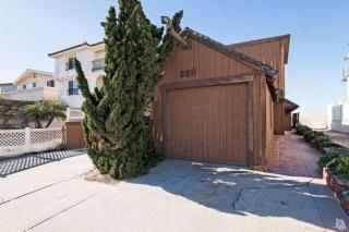 825 Ocean Dr, Oxnard, CA 93035-4547
