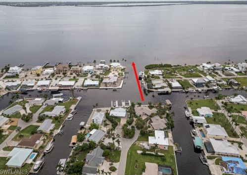 2179 Lemon St, Saint James City FL  33956-2025 exterior