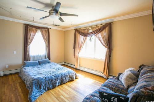 135 Renison Dr, Westbury NY  11590-1036 exterior