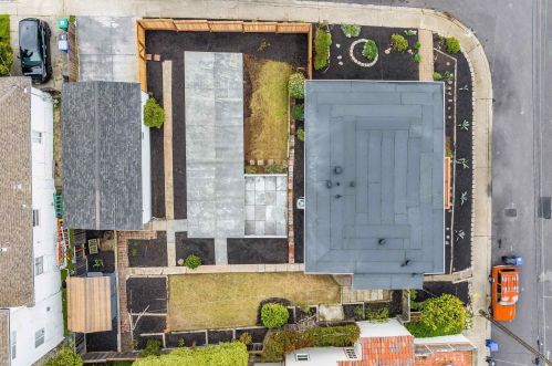 6549 Kensington Ave, Richmond CA  94805-1664 exterior