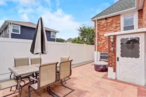 104 Clement Ave, Floral Park NY  11003-2704 exterior