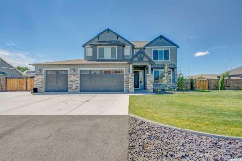 6608 Pearl St, Pasco, WA 99301