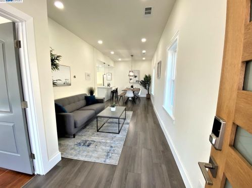 836 47th St, Oakland CA  94608-3202 exterior