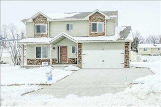 438 3rd St, Bondurant, IA 50035-1045