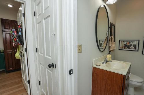 6850 Castlewood Dr, Carroll OH  43112-9786 exterior