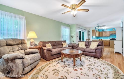 305 Bartley Rd, Jackson Twp NJ  08527-1166 exterior