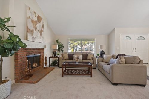 1960 Chevy Chase Dr, Brea, CA 92821-5903