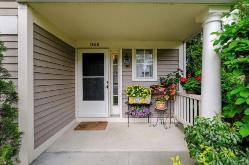 1408 Pondcrest Ln, White Plains NY  10607-1357 exterior