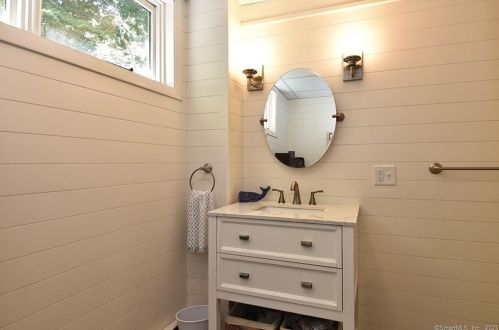 312 Grassy Hill Rd, Lyme CT  06371-3312 exterior