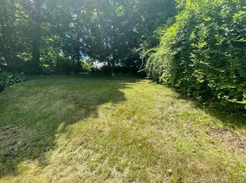16 Esther Ave, Waterbury CT  06708-4819 exterior