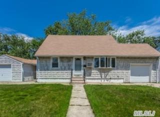 238 47th St, North Lindenhurst, NY 11757-2015