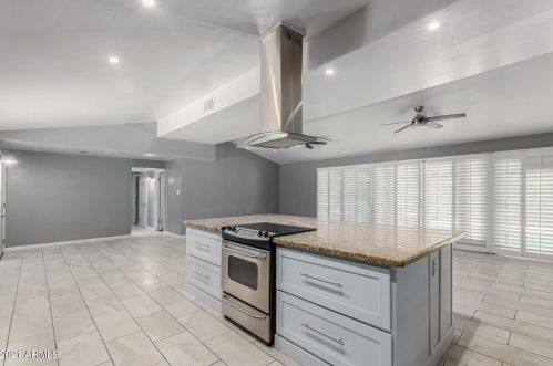 1202 Bethany Home Rd, Phoenix AZ  85015-1938 exterior