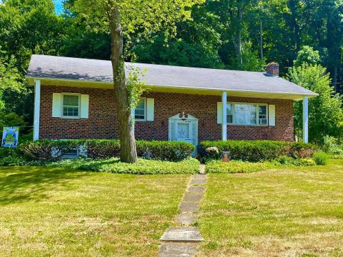 118 King Dr, Poughkeepsie, NY 12603-3274