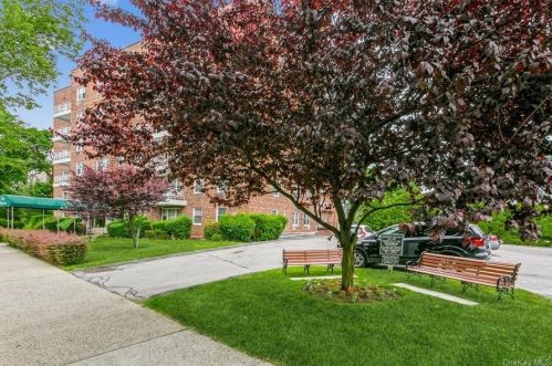 415 Gramatan Ave, Mount Vernon NY  10552-2930 exterior