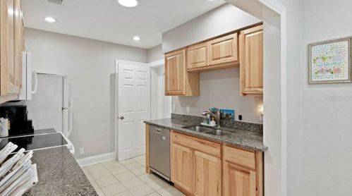 3235 6 Ave, Saint Petersburg FL  33712-1415 exterior