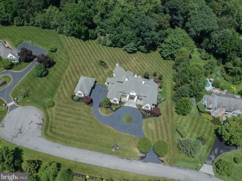 7 Centre Ct, Wilmington, DE 19807-1146