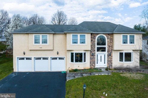 1591 Potter Dr, Pottstown, PA 19464-2975
