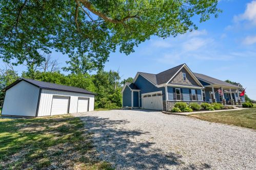 1043 Carryback Dr, Pataskala OH 43062-9543 exterior