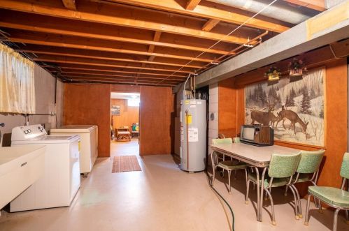 917 Jefferson St, West Bend WI  53090-1419 exterior