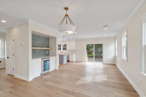 3 Baylis Pl, Lynbrook NY  11563-4203 exterior