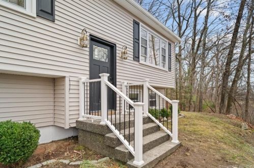 9 Tommys Ln, Brookfield Center CT  06804-1616 exterior