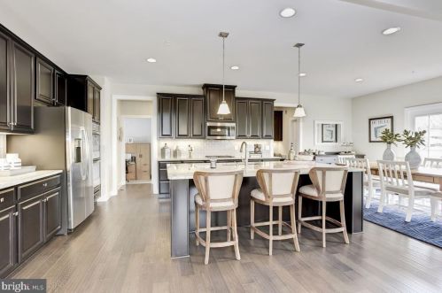 48 Winifred Dr, Hanover PA  17331-9714 exterior