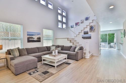 4373 Corte De La Fonda, San Diego CA  92130-2126 exterior