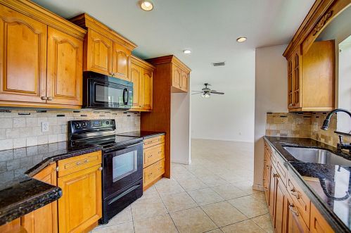 9711 14th Ct, Hollywood FL  33025-3657 exterior