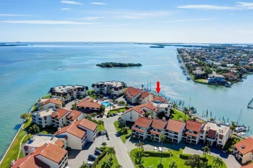 128 1st St, Saint Petersburg, FL 33715-1780