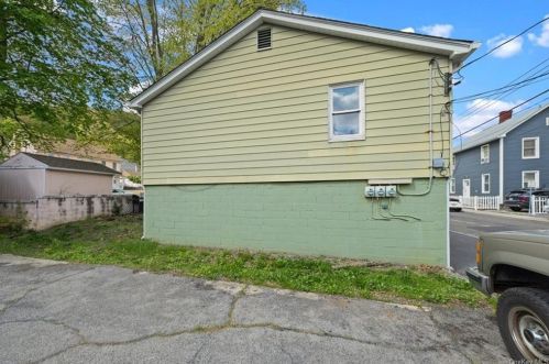37 Lk St, Highland Falls NY  10928-2012 exterior