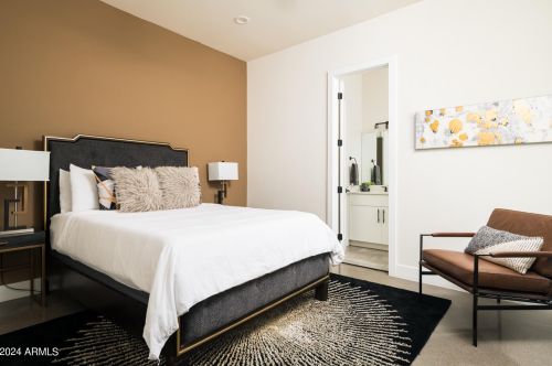 5036 Scottsdale Rd, Scottsdale AZ 85254-5161 exterior