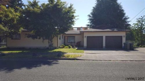 2245 5th St, Lebanon OR  97355-2402 exterior