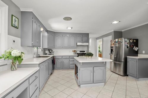 25 Adams Ave, Milford CT  06460-6501 exterior