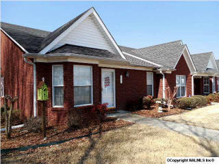 763 Pattillo St, Hartselle, AL 35640-2715